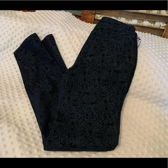 NWT NYDJ Slim Straight ‘Indigo Medallion’ Jeans 4 - Picture 8 of 9